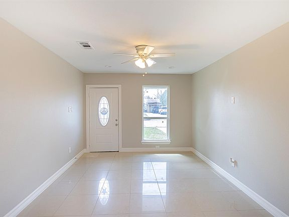 4th image of 7118 Mobud Dr
