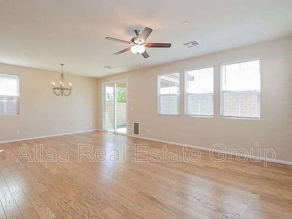 4th image of 943 Harbor Ave