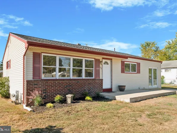 202 Canary Ln, Mount Holly, NJ 08060