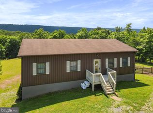 2731 Mountain Run Rd, Berkeley Springs, WV 25411