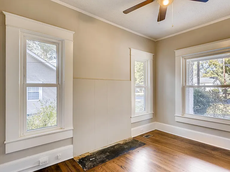 707 E Iredell Ave — Photo 10