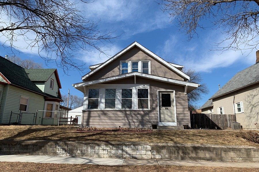 1st image of 823 Juno Ave
