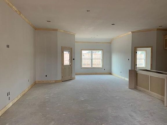 3rd image of 3434 Seymour Ct