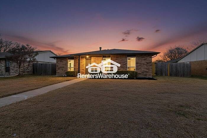 1st image of 933 Longhorn Dr