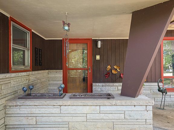 4th image of 2532 Sheridan Dr
