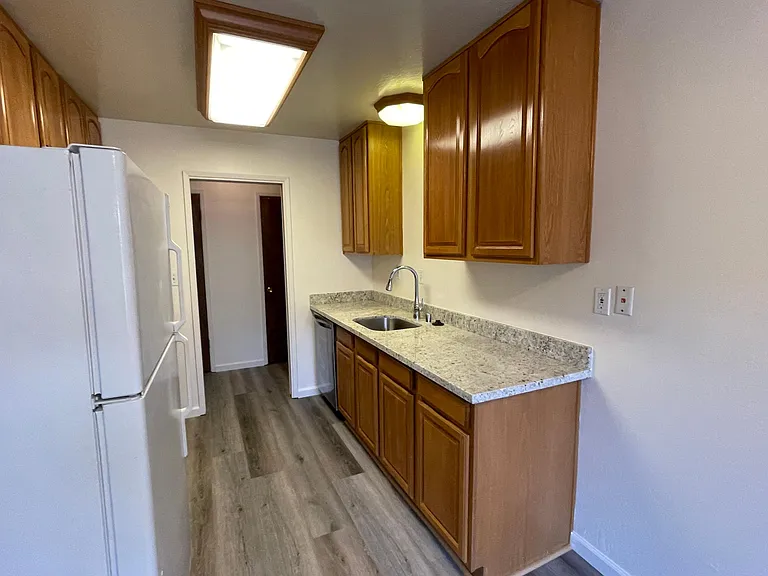 2019 W Middlefield Rd #4 — Photo 3