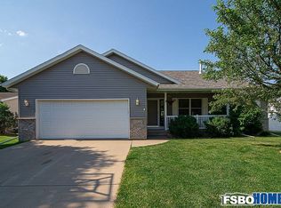 1021 Capri Dr NE, Cedar Rapids, IA 52402