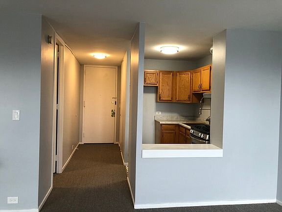 3rd image of 3041 S Michigan Ave Unit 308
