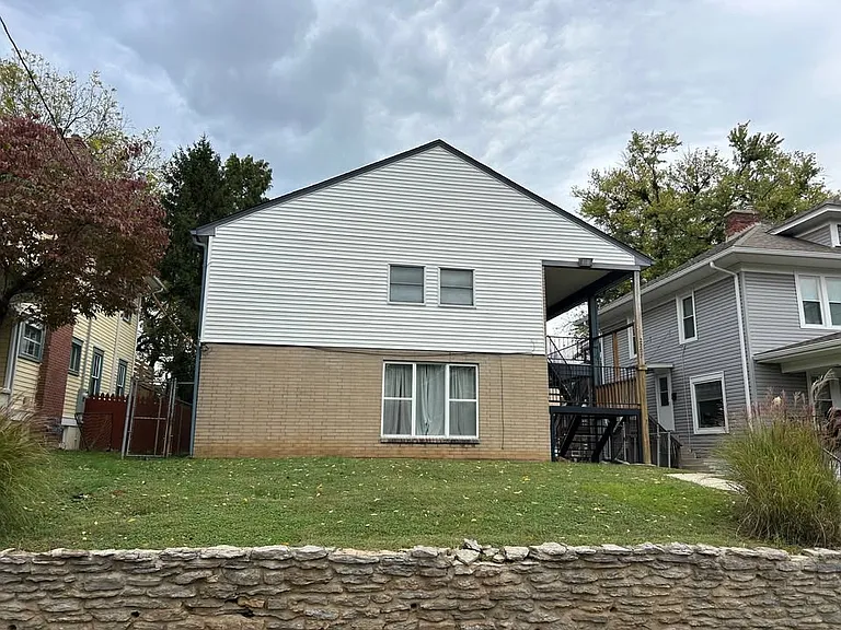 2207 Alta Ave #1 — Photo 2