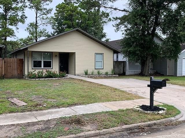 1st image of 11911 Kingslake Forest Dr