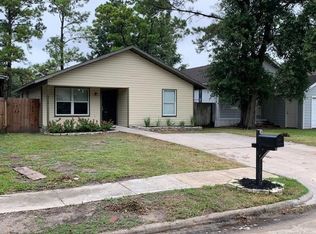 11911 Kingslake Forest Dr, Houston, TX 77044