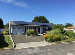 74 Glen Summer Rd, Holbrook, NY 11741