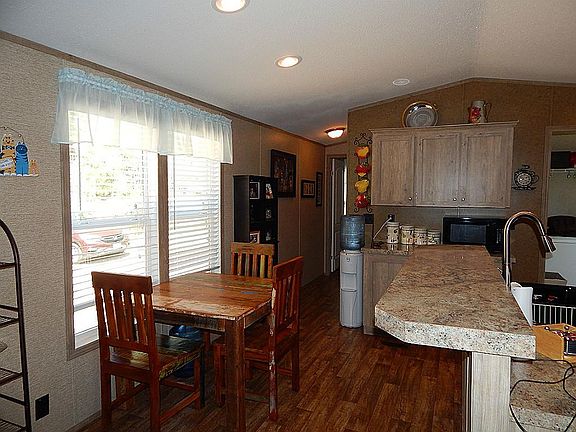 4th image of 2444 Black Oak Dr