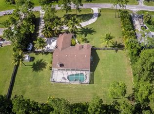 1574 86th Rd N, Lohachatchee, FL 33470