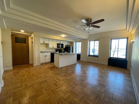 3rd image of 2121 E Capitol Dr APT 101