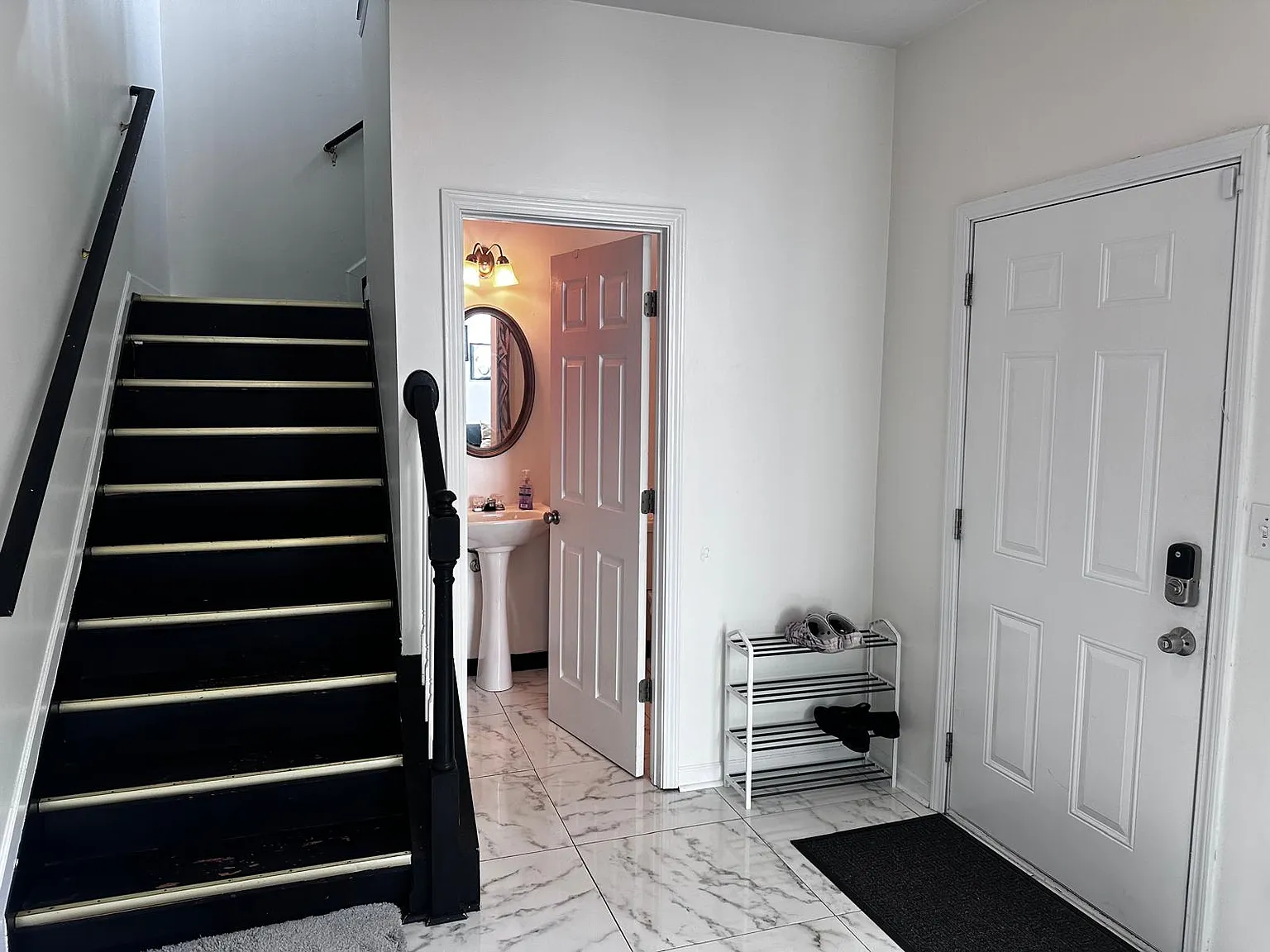 3 bed, 2.5 bath, 2232 sqft, $2,500 — Photo 3
