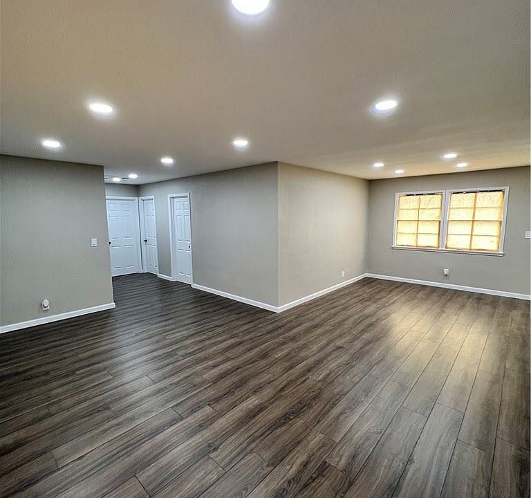 1st image of 417 W Central Ave