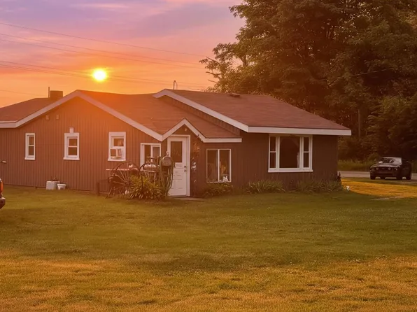 19030 W Almy Rd, Howard City, MI 49329