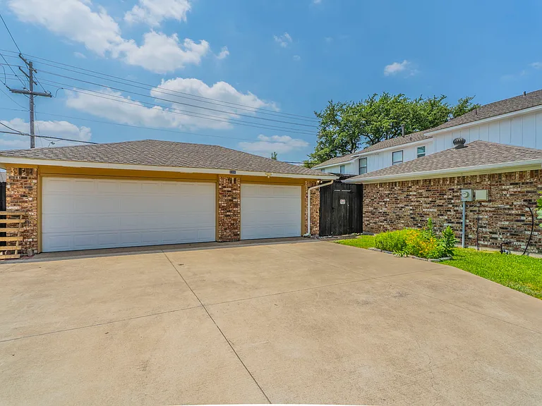 3300 Wells Dr — Photo 15