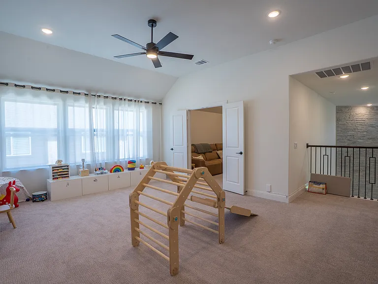4370 Lavina Ln — Photo 27