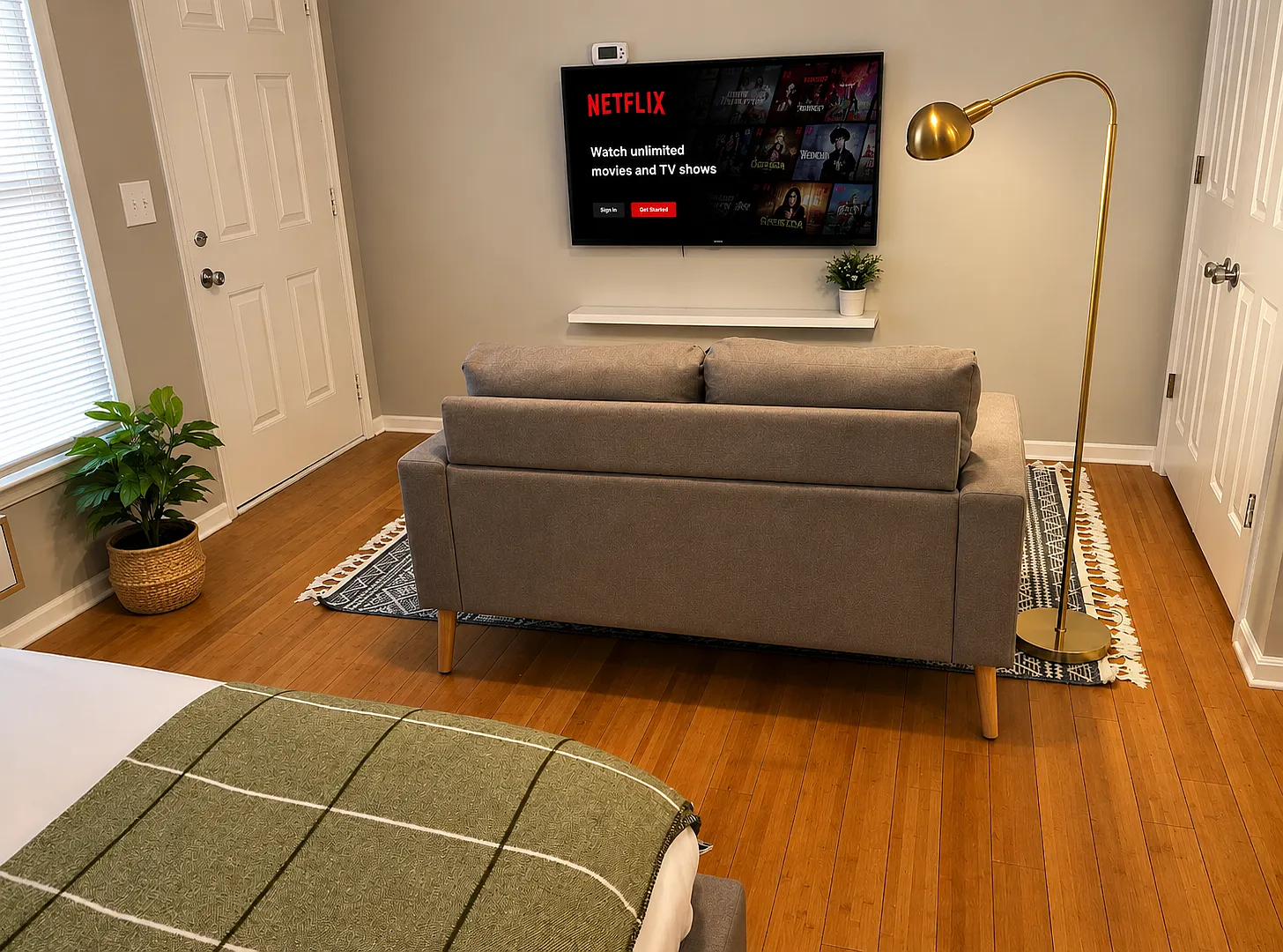 Studio, 500 sqft, $1,575 — Photo 4