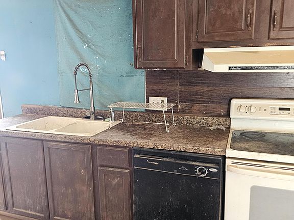 4th image of 14020 W Park Rd