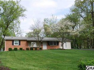 2 Oak Ridge Rd, Carlisle, PA 17015