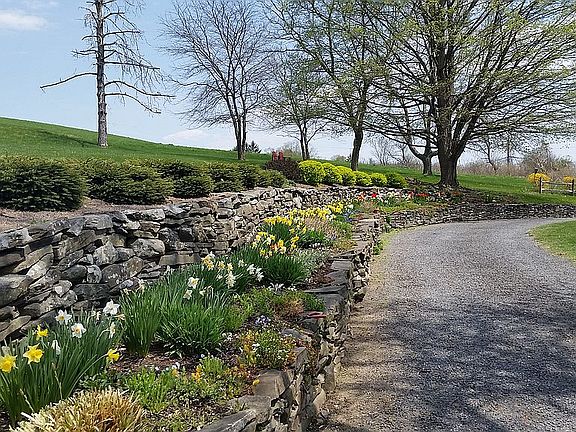 circ drvwy-peaceful grnds 