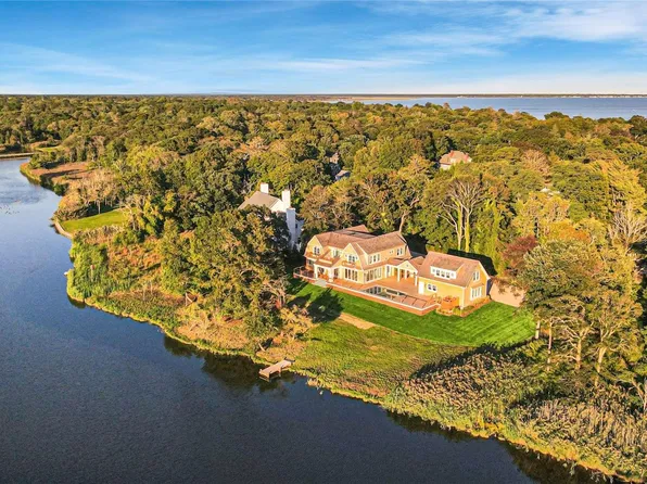 70 S Howells Point Road, Bellport Village, NY 11713