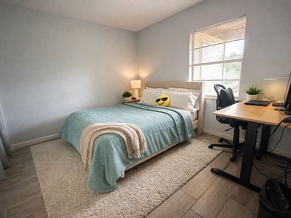 2nd image of 12719 Lockey Ln Room 1