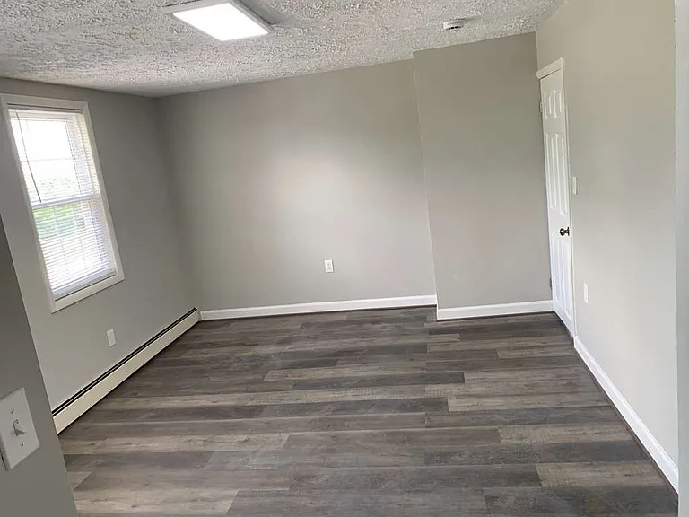 4421 Wilkens Ave — Photo 10