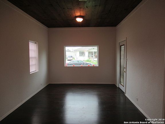 3rd image of 1840 W Ashby Pl
