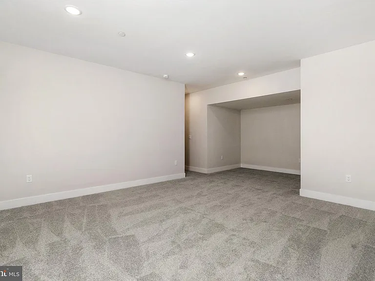 2906 Justin Dr — Photo 21