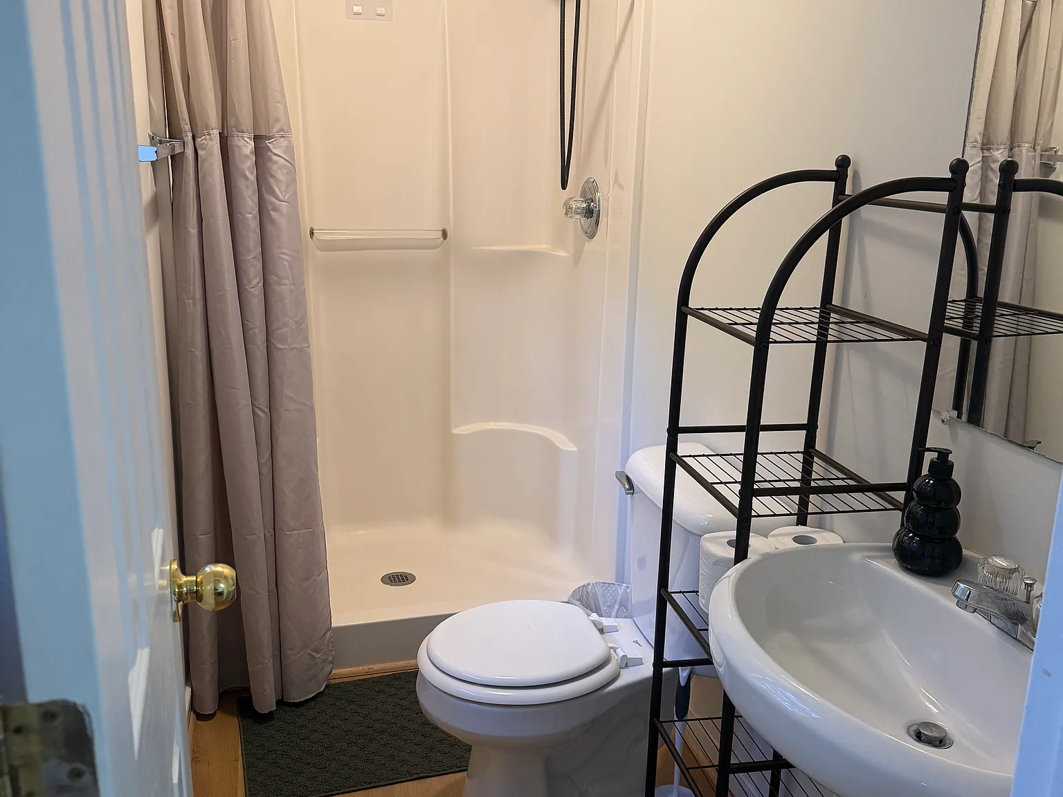 3 bed, 1032 sqft, $2,500 — Photo 3