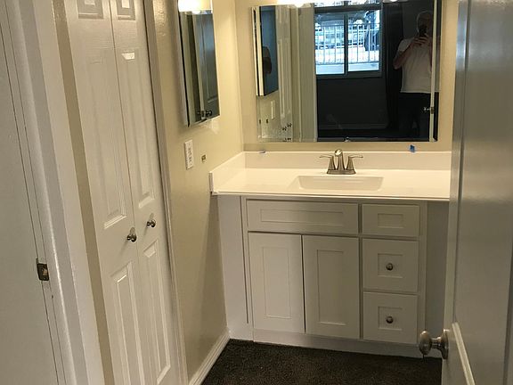 Vanity nook