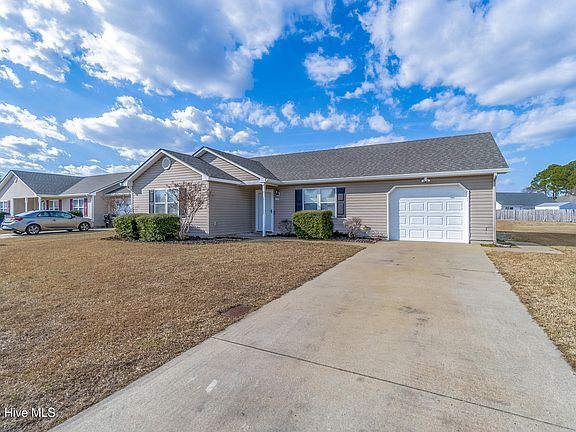 4th image of 109 Bluebonnet Street