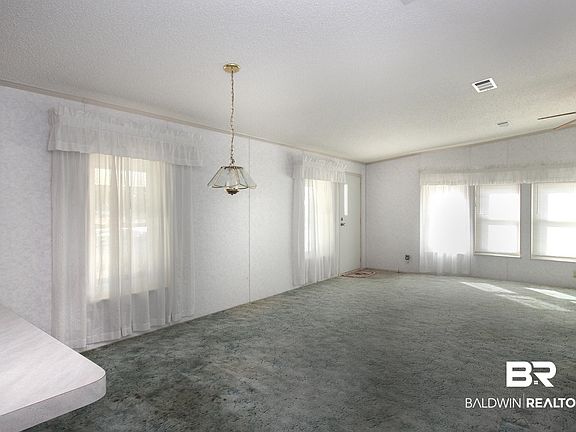 3rd image of 1190 Ridgewood Dr