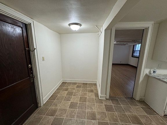 4th image of 2024 Kendall Ave APT 5