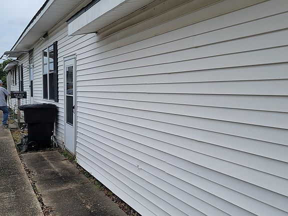 3rd image of 211 N 12th St