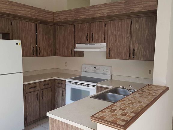 3rd image of 7 Blakefield Dr