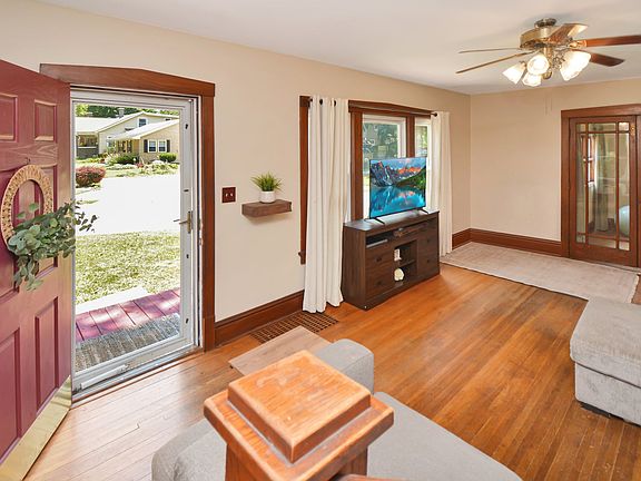 4th image of 22 Payne Pl
