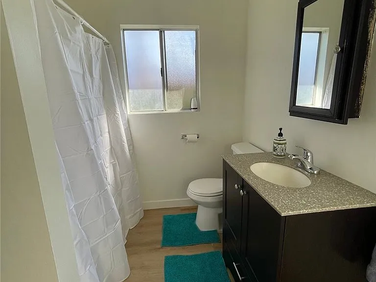 7359 Amestoy Ave — Photo 22