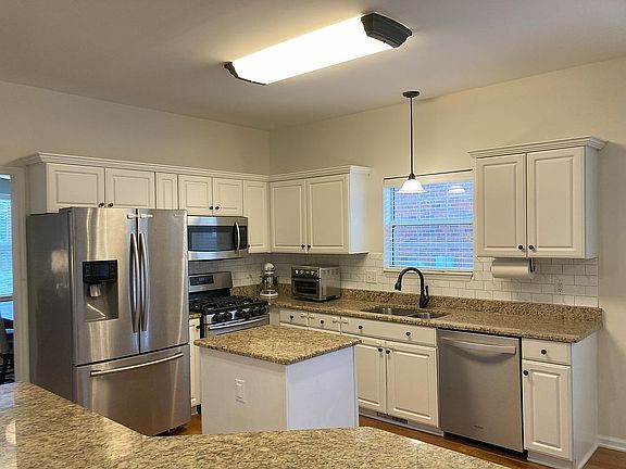 4th image of 5136 Traceway Dr