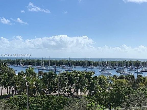 2nd image of 2811 S Bayshore Dr #5C