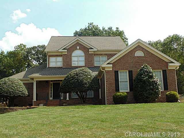 1st image of 270 Fernbrook Dr