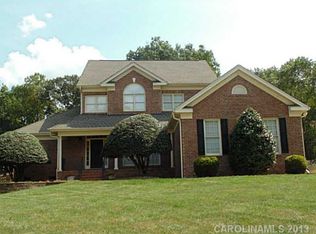 270 Fernbrook Dr, Mooresville, NC 28117
