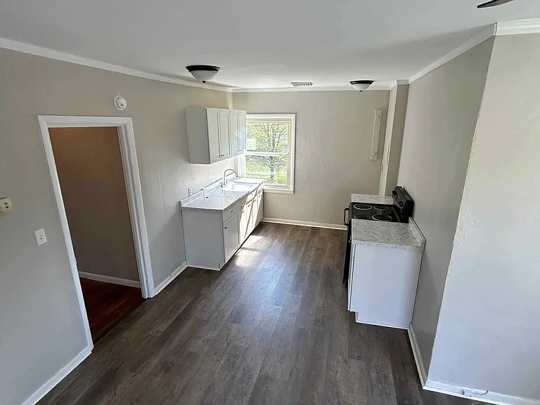 35 Heritage Rd #D — Photo 2