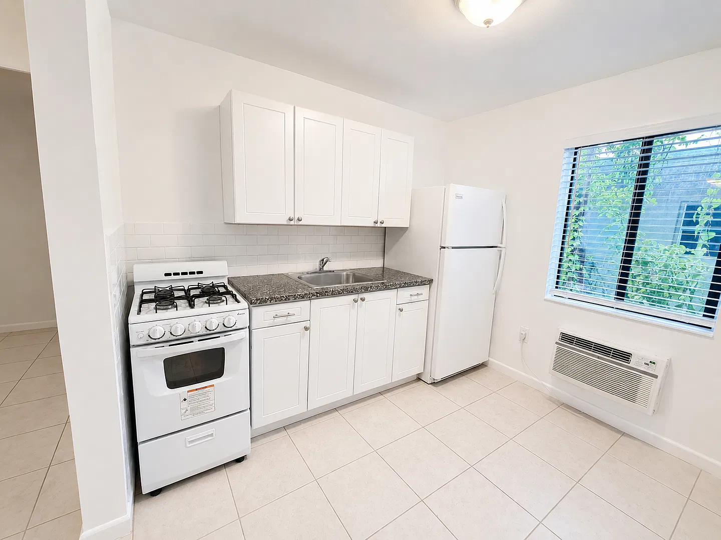 2238 Fillmore St — Photo 4