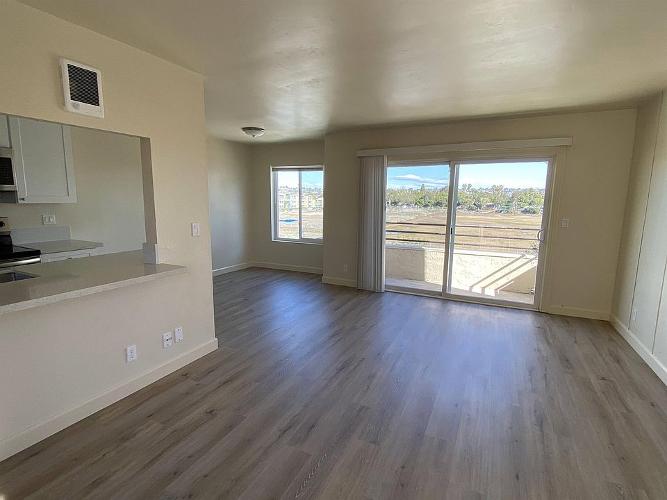 1st image of 4046 Crown Point Dr #4