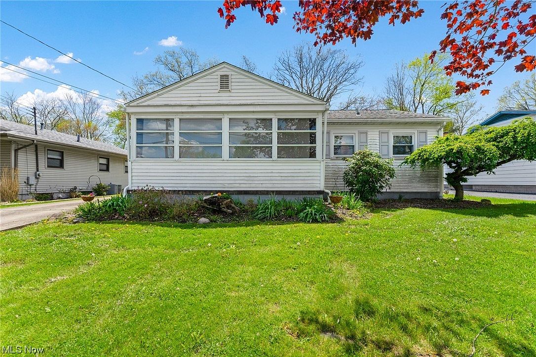 1051 Doris Dr, Hubbard, OH 44425 Zillow
